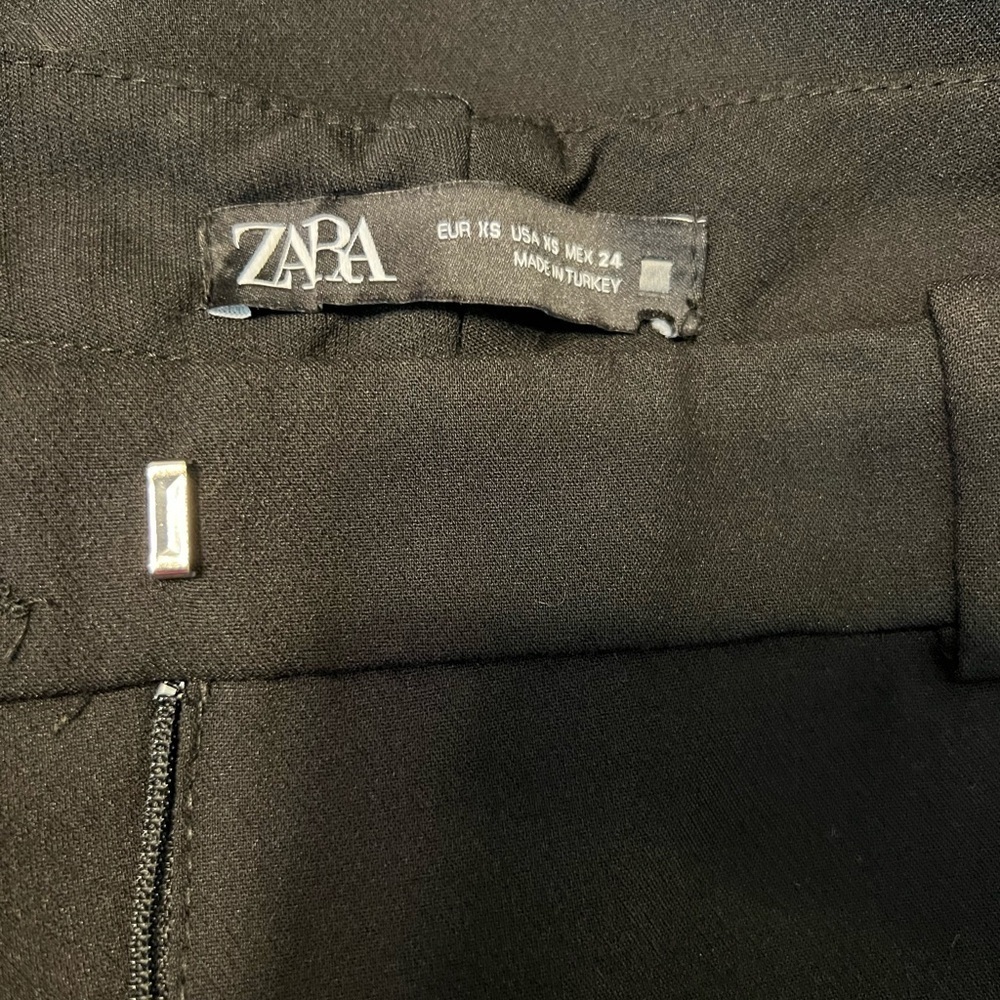 Zara Dress Pants Women’s Size XS - Black With Zipper Closure - Picture 4 of 9